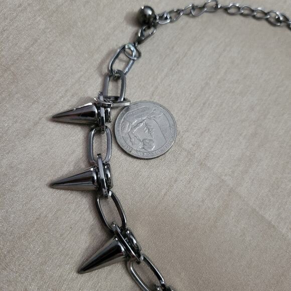 Spiked chunky choker chain necklace, dark silver, gunmetal - Picture 2 of 2